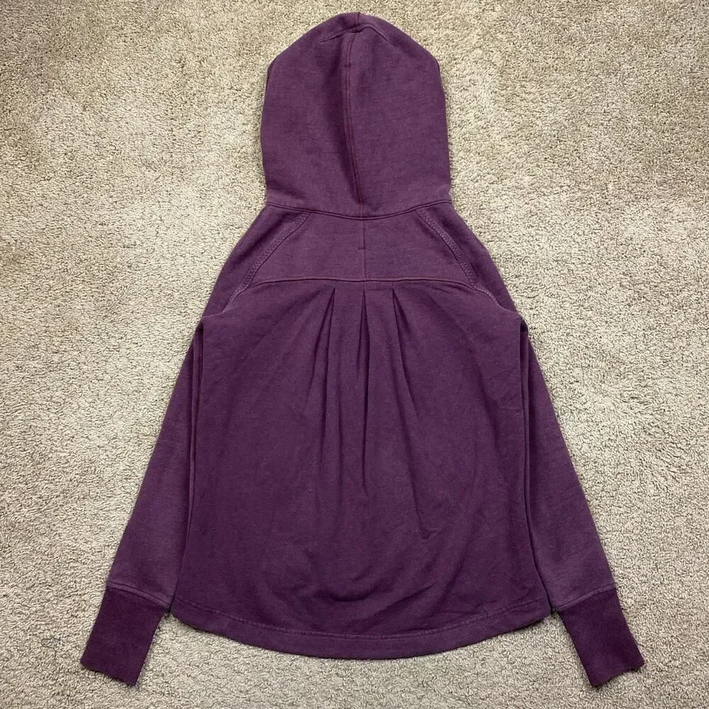 Lululemon Women's Purple and Burgundy Sweatshirt